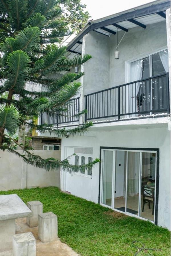 Sadhara River View Lodge Канди Экстерьер фото