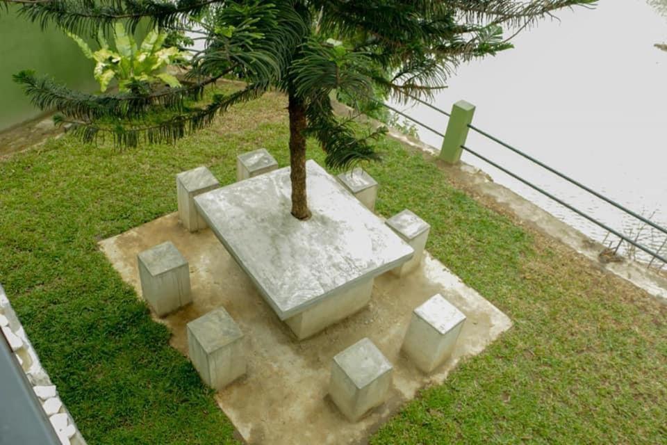 Sadhara River View Lodge Канди Экстерьер фото