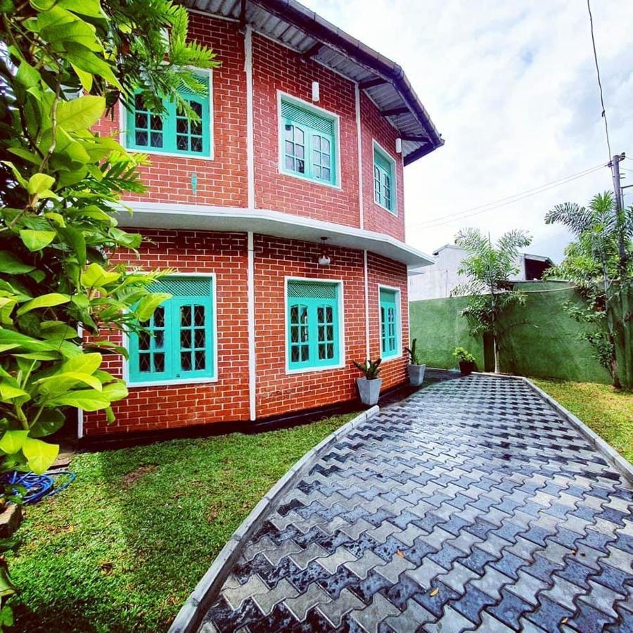 Sadhara River View Lodge Канди Экстерьер фото