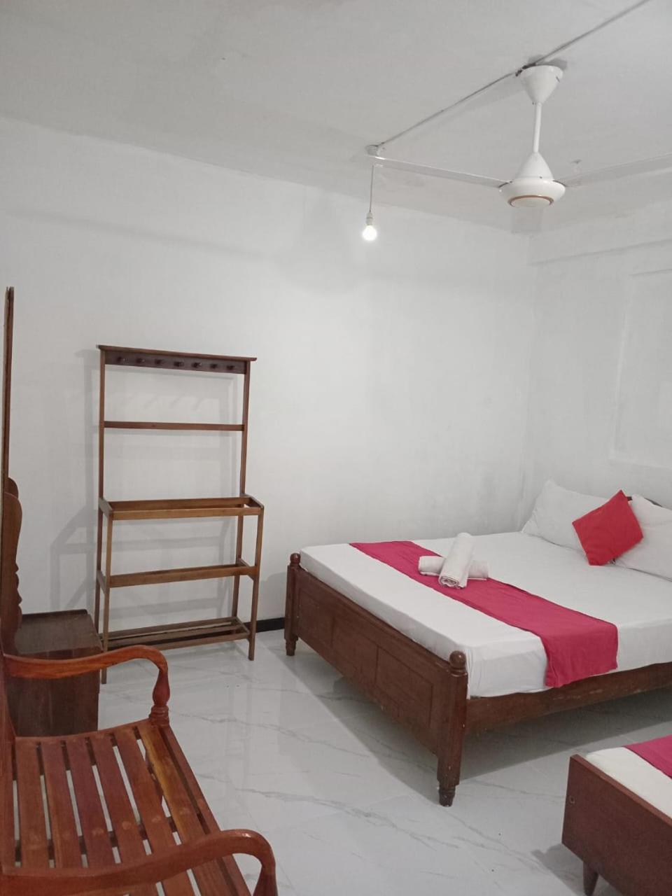 Sadhara River View Lodge Канди Экстерьер фото