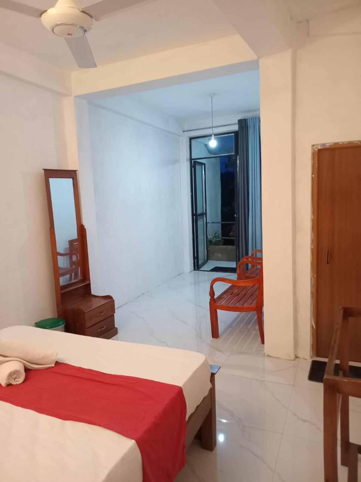 Sadhara River View Lodge Канди Экстерьер фото